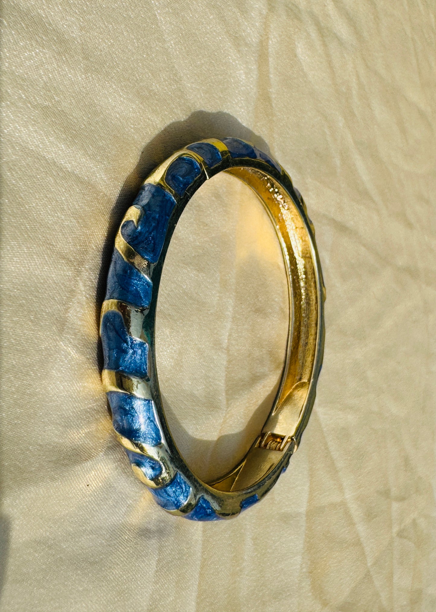 MARINADE – The Deep Blue Enamel Gold Bangle
