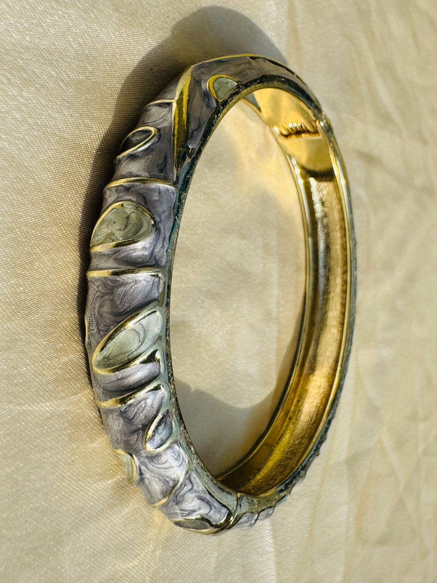 ONYX – The Grey Marble Enamel Gold Bangle