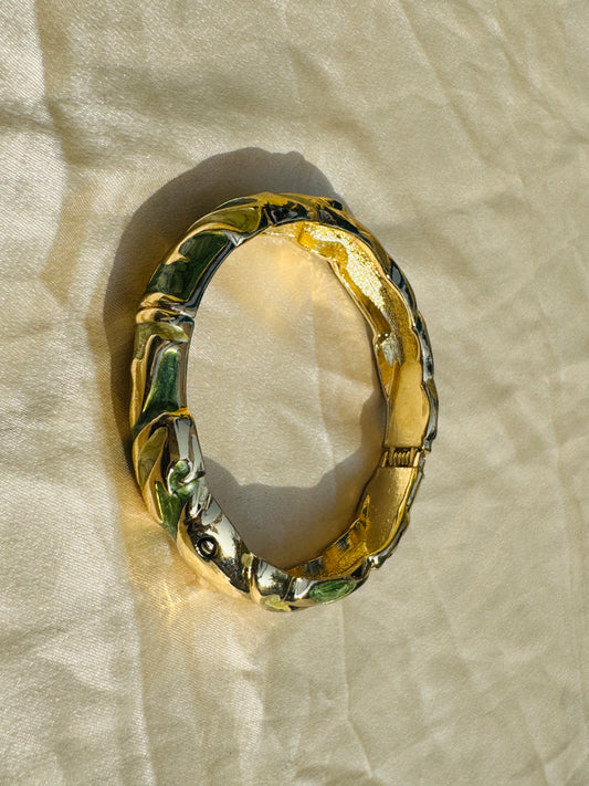 SERENA – The Enamel Fish Sculpted Gold Bangle