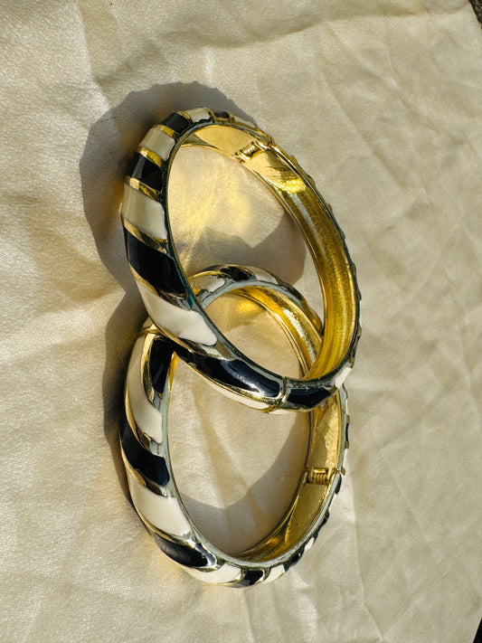 MONARE DUO – The Black & White Enamel Bangle Set (Pair)