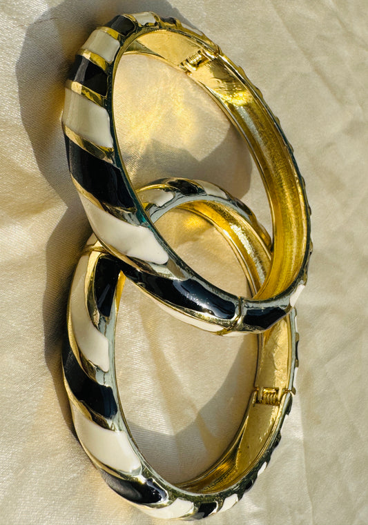 MONARE DUO – The Black & White Enamel Bangle Set (Pair)