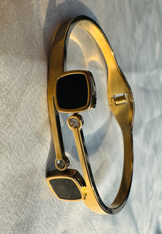 NOIRIX – The Black Enamel Luxe Bracelet