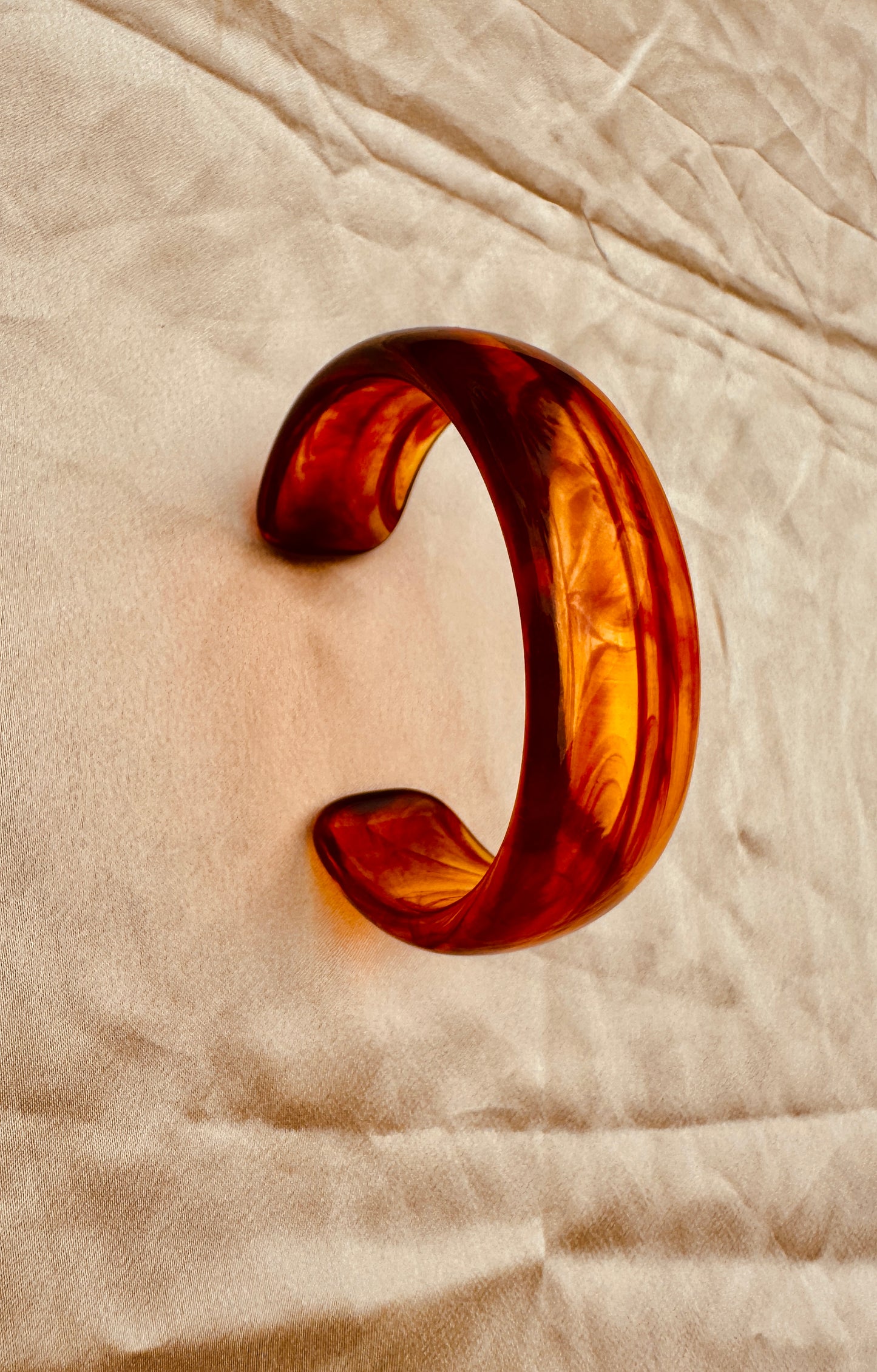 LUMORA – The Amber Blaze