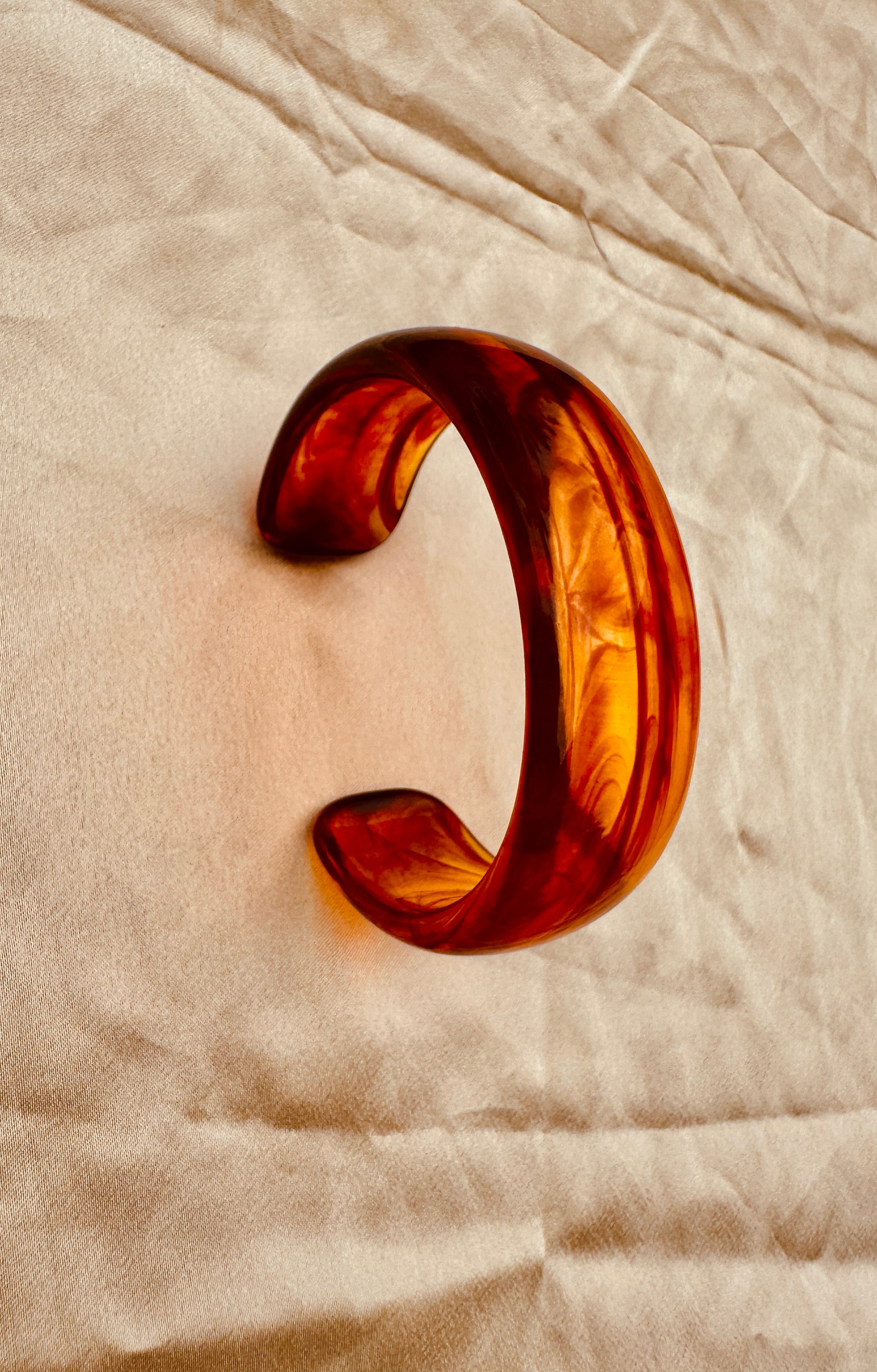 LUMORA – The Amber Blaze