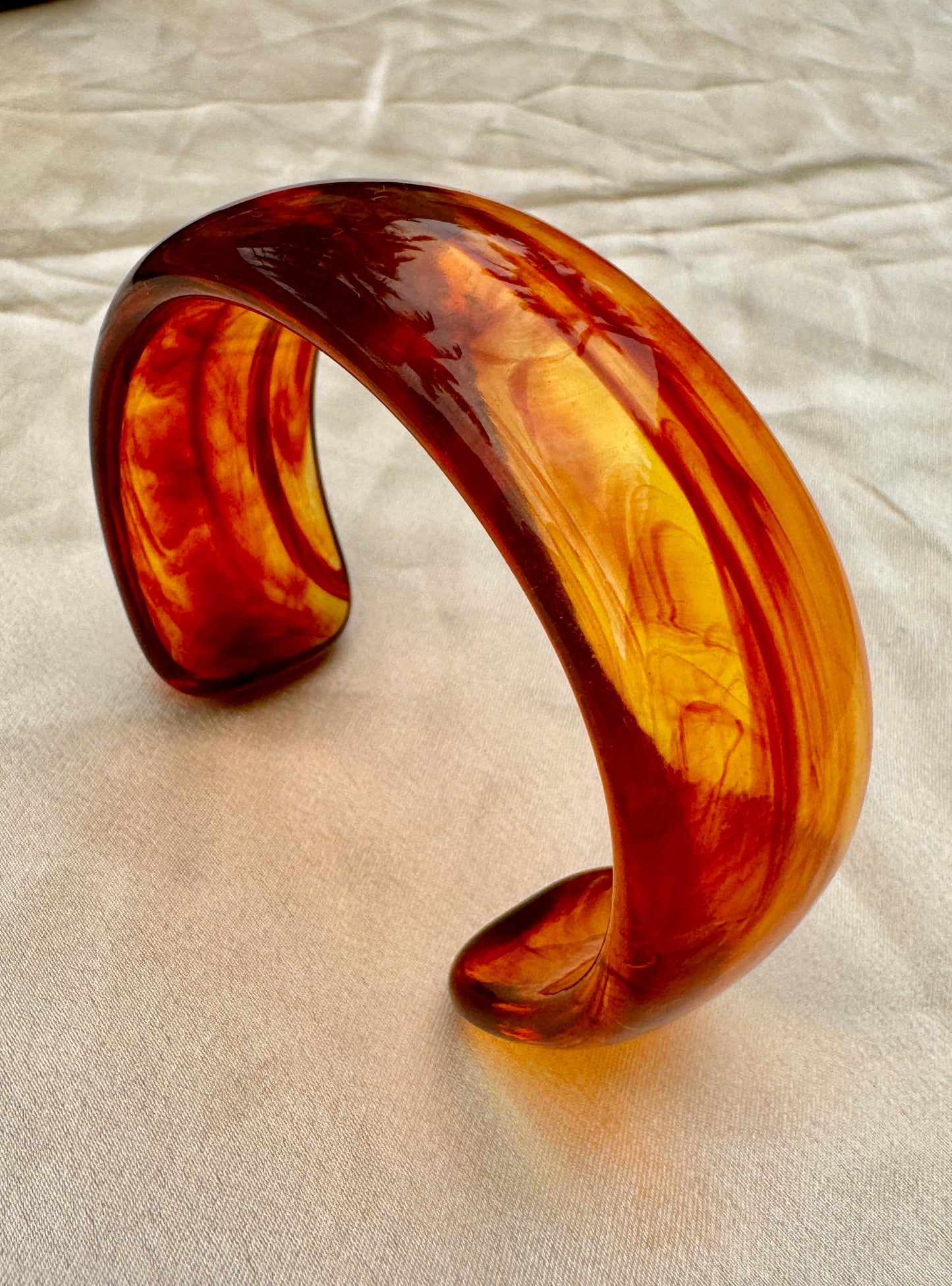 LUMORA – The Amber Blaze