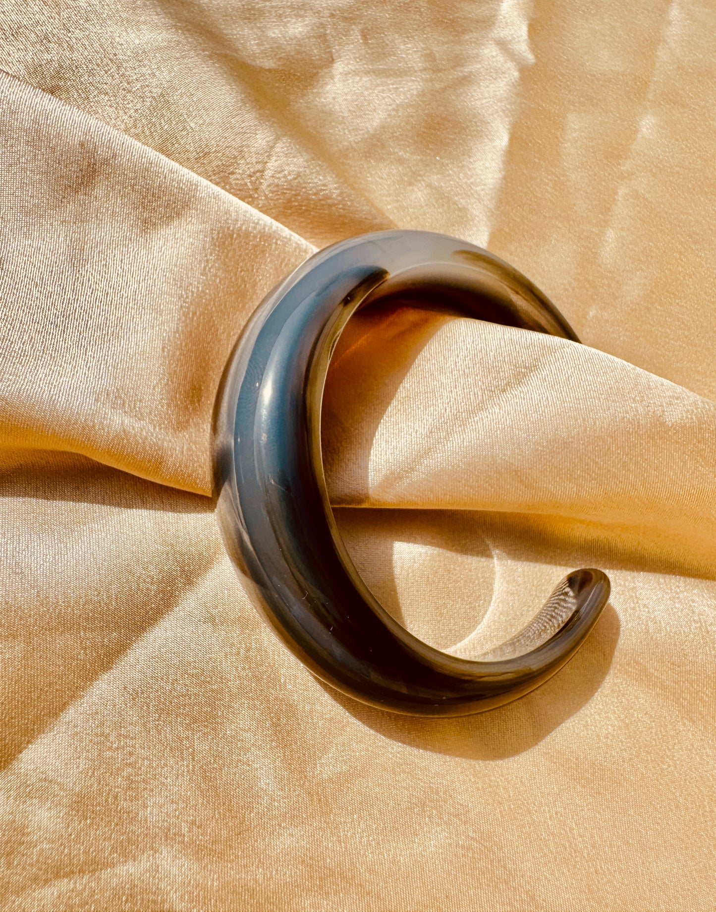 NOIRE – The Midnight Curve