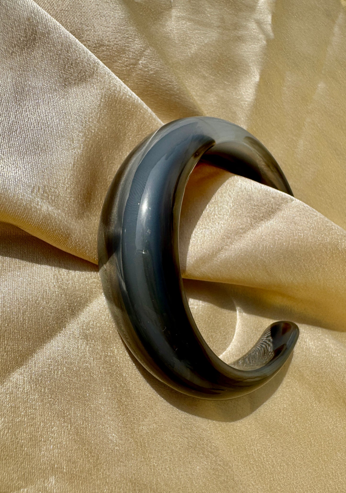 NOIRE – The Midnight Curve