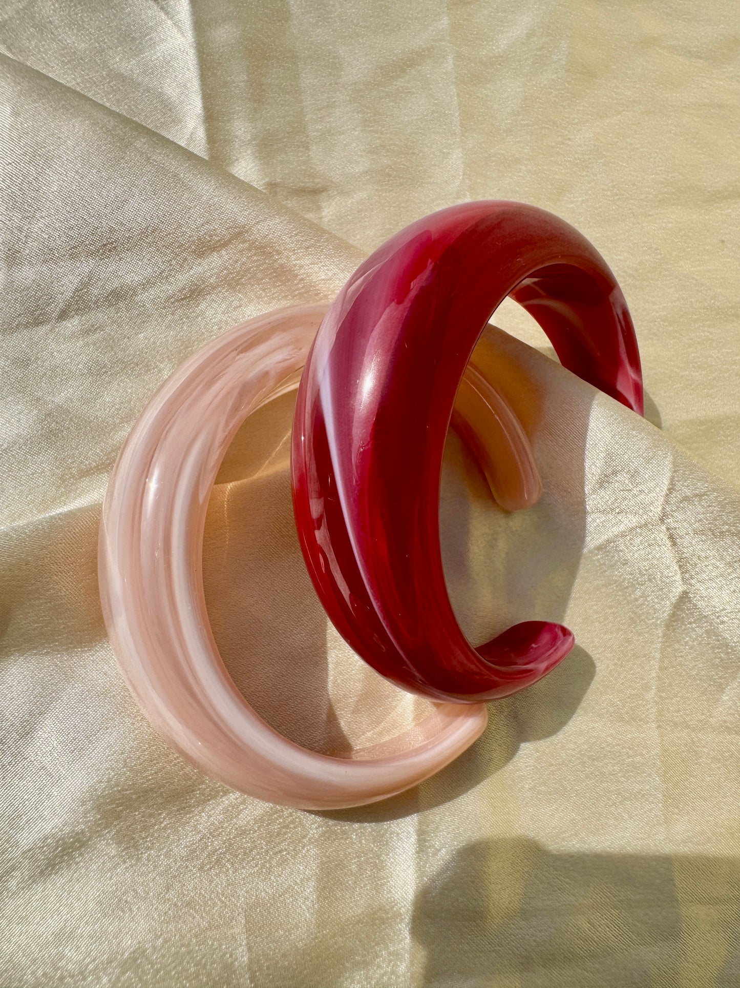 AURELIA – The Dual Glow Resin Cuff