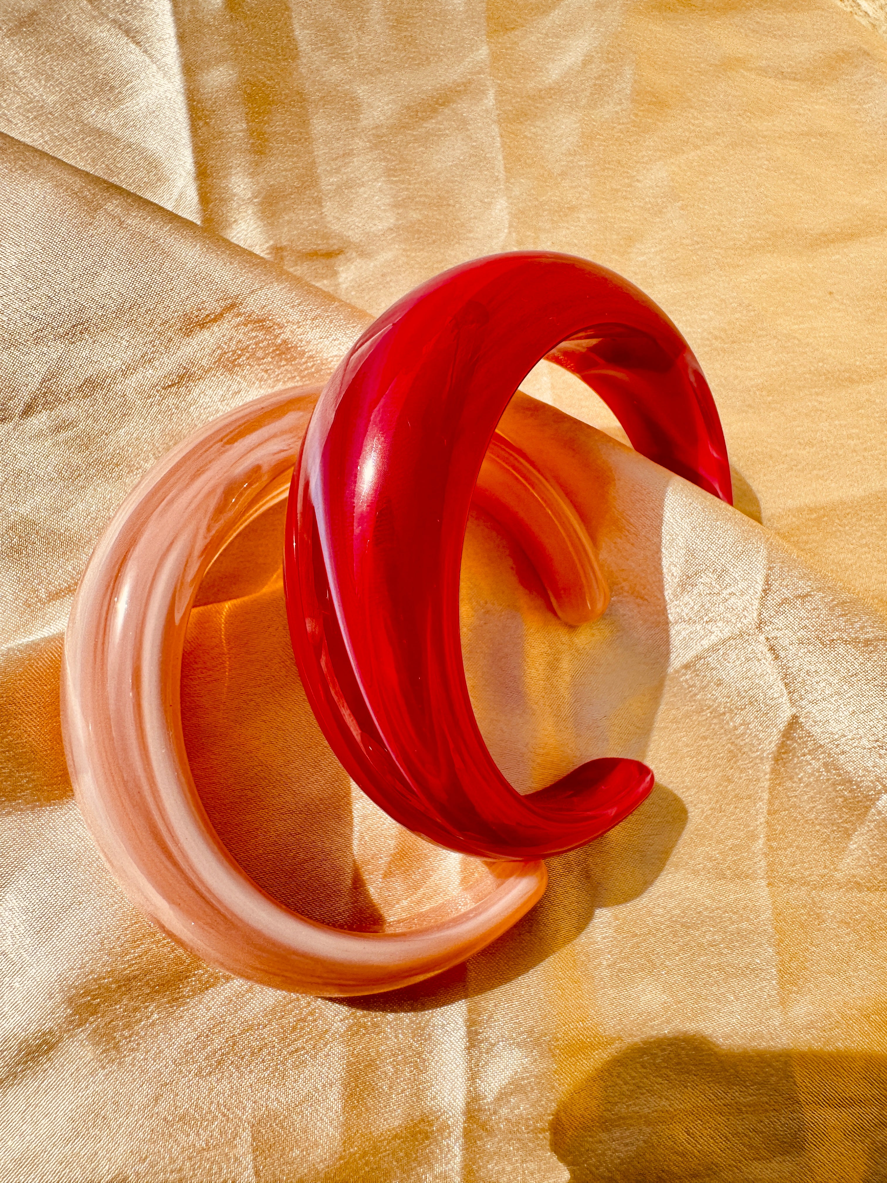 AURELIA – The Dual Glow Resin Cuff