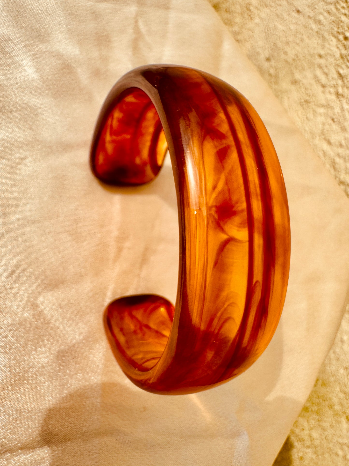 LUMORA – The Amber Blaze