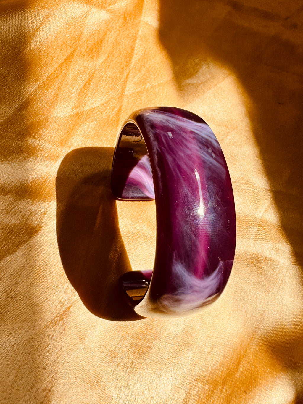 AMIRA – The Amethyst Muse