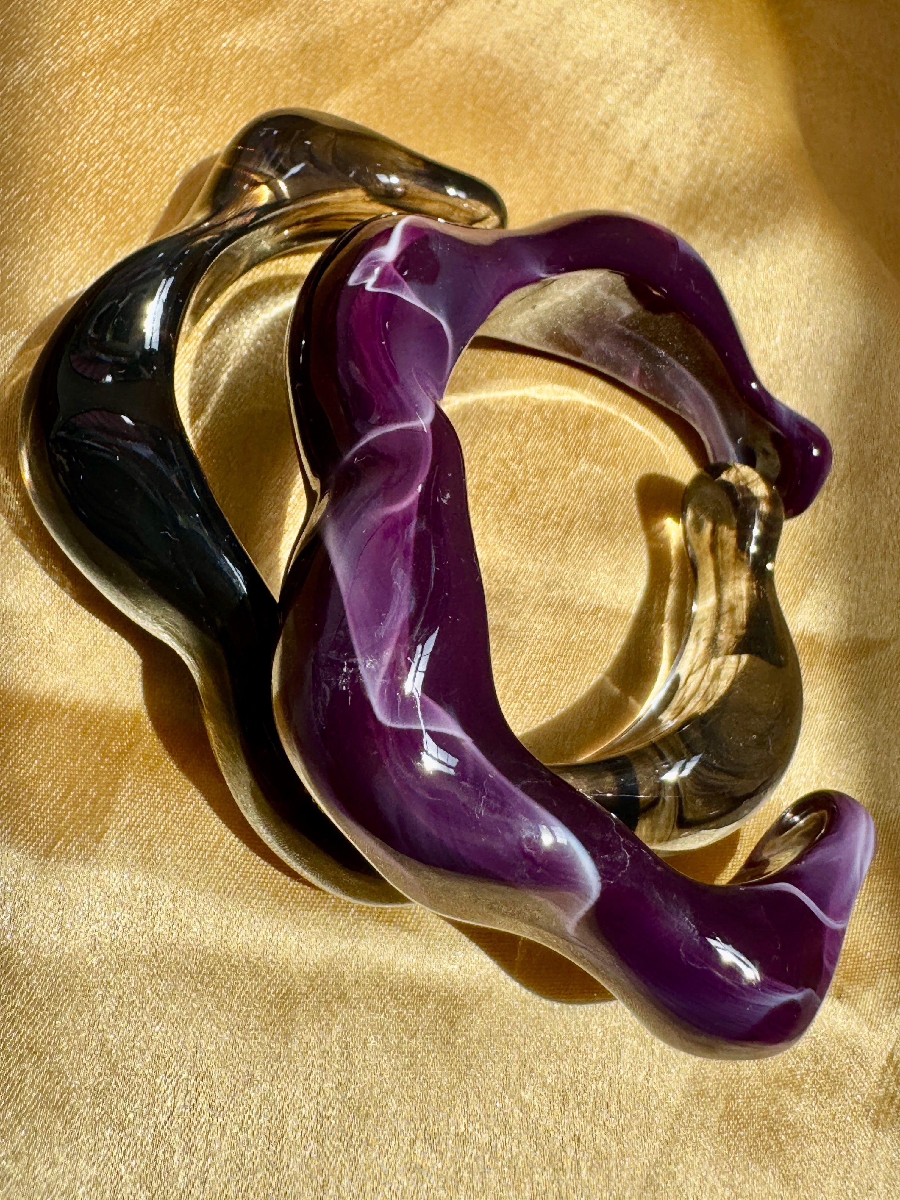Veyra – Sculpted Resin Statement Wave Cuff