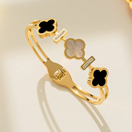 Seraphina – Triple Clover Mother of Pearl Bracelet