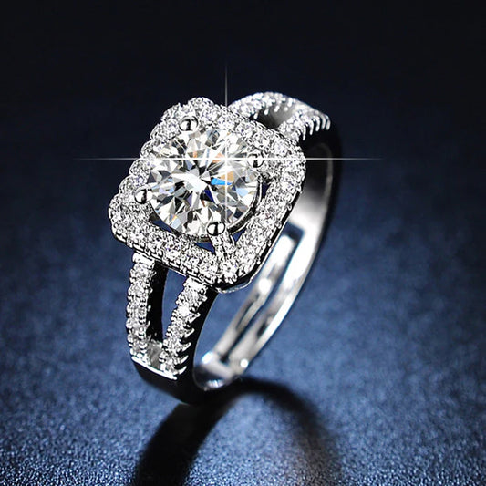 Aria Luxe – Silver Solitaire Spark Ring