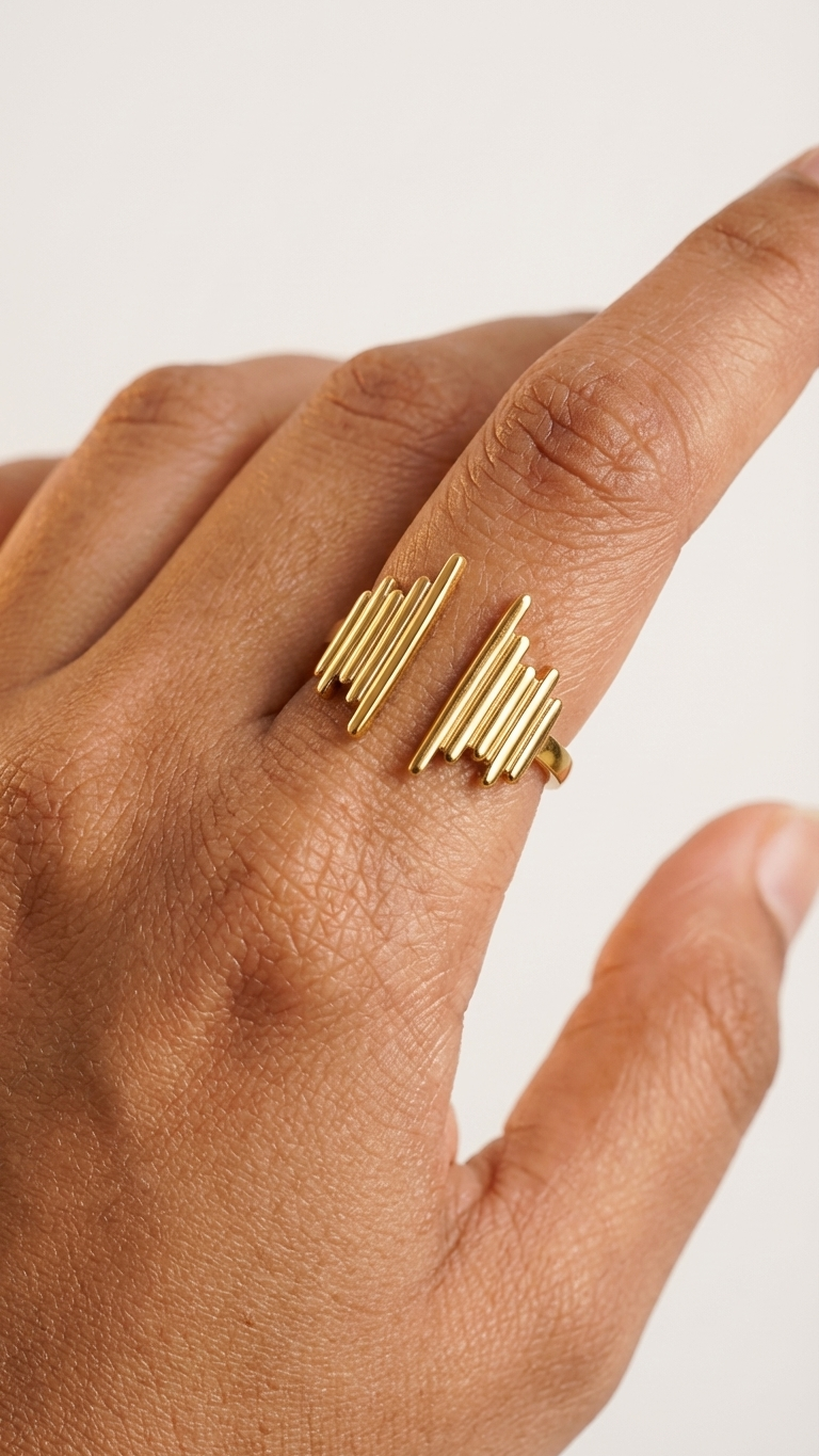Nyra – Linear Open Statement Ring