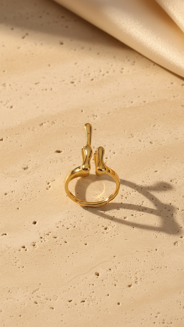 Virelle – Abstract Gold Sculpt Ring