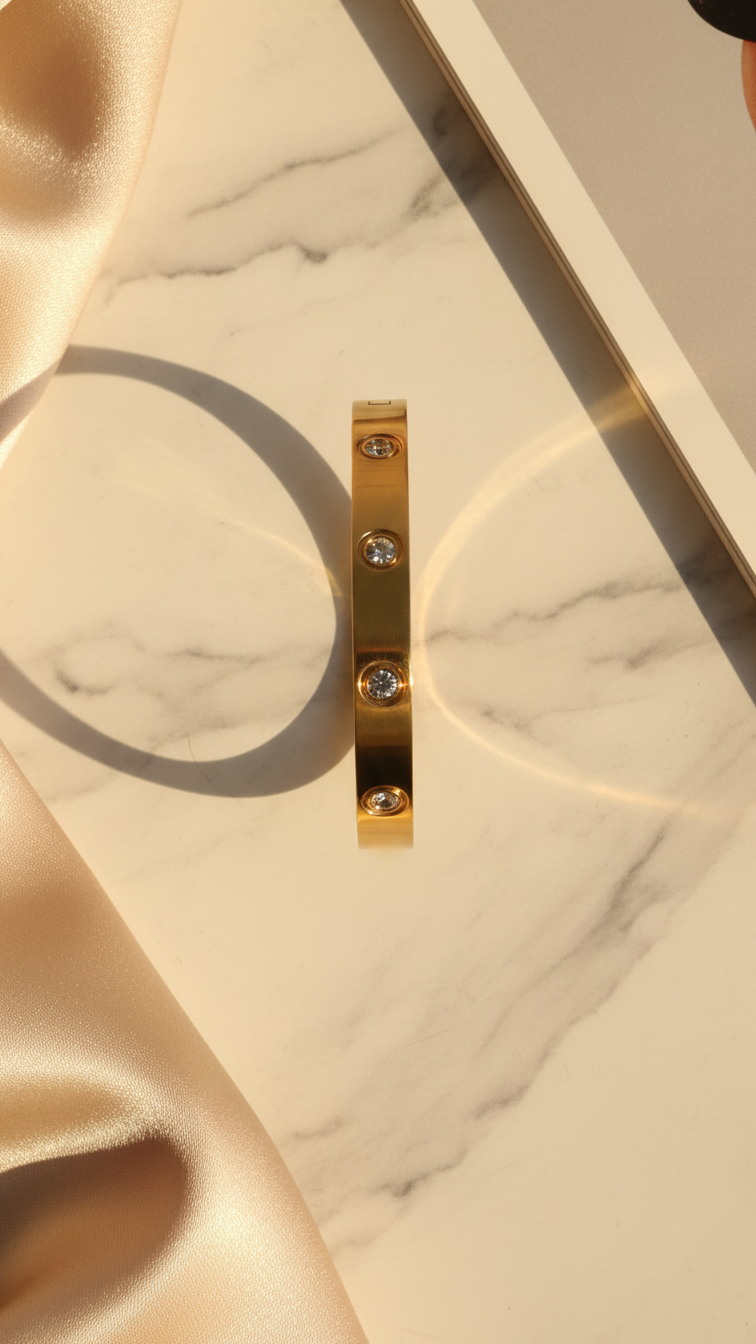 Sola – The Radiant Cuff