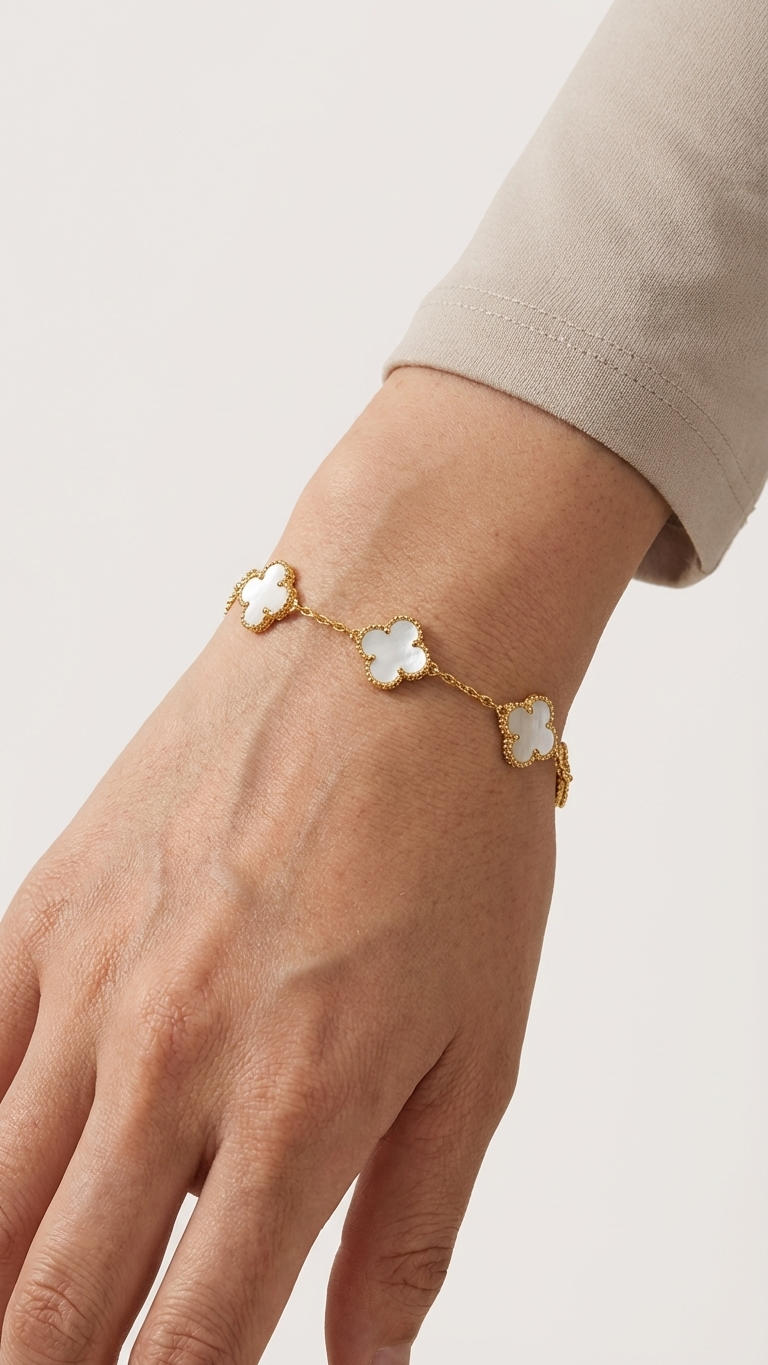 Aurielle – The Lucky Luxe Clover Band