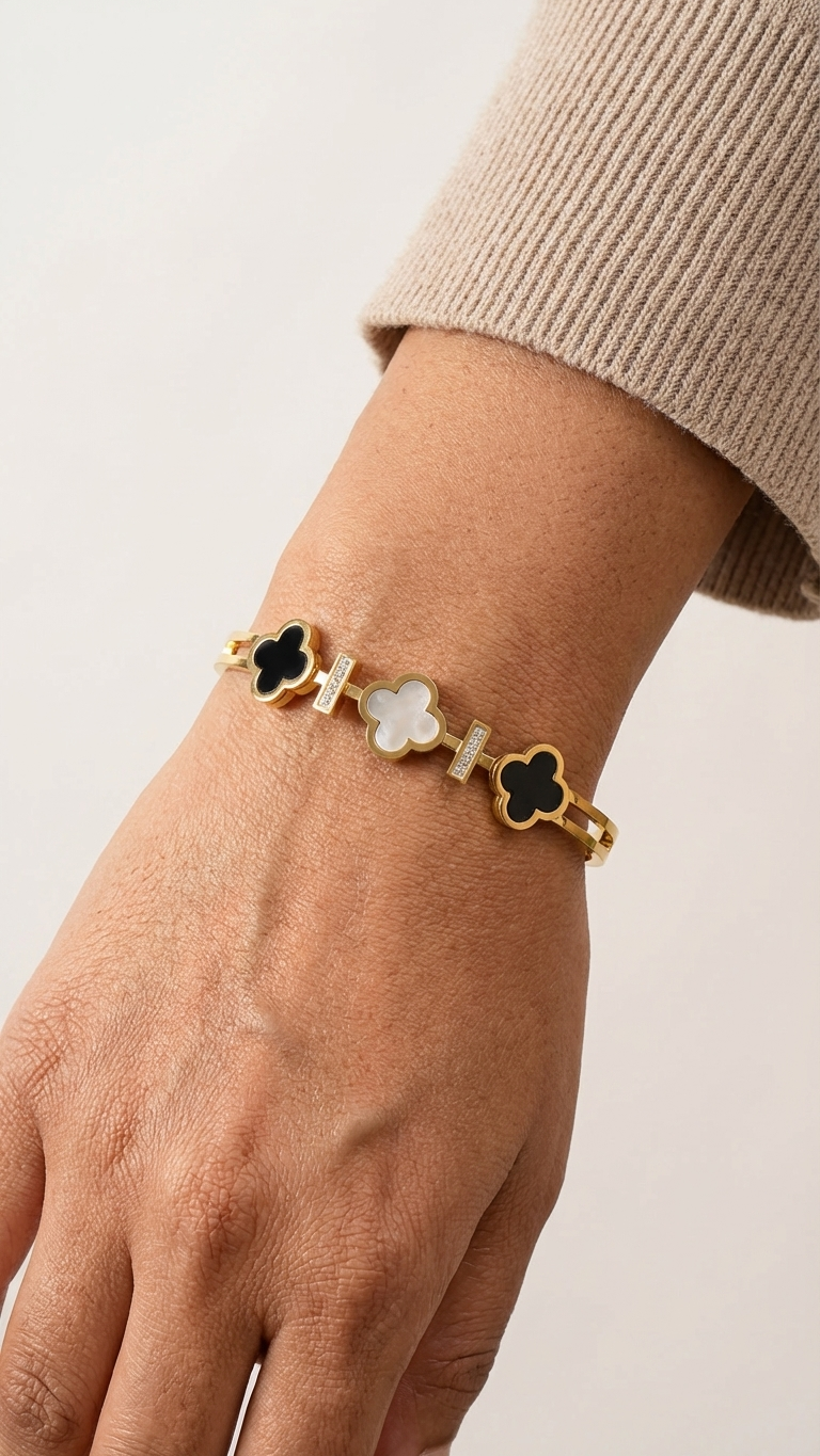 Seraphina – Triple Clover Mother of Pearl Bracelet