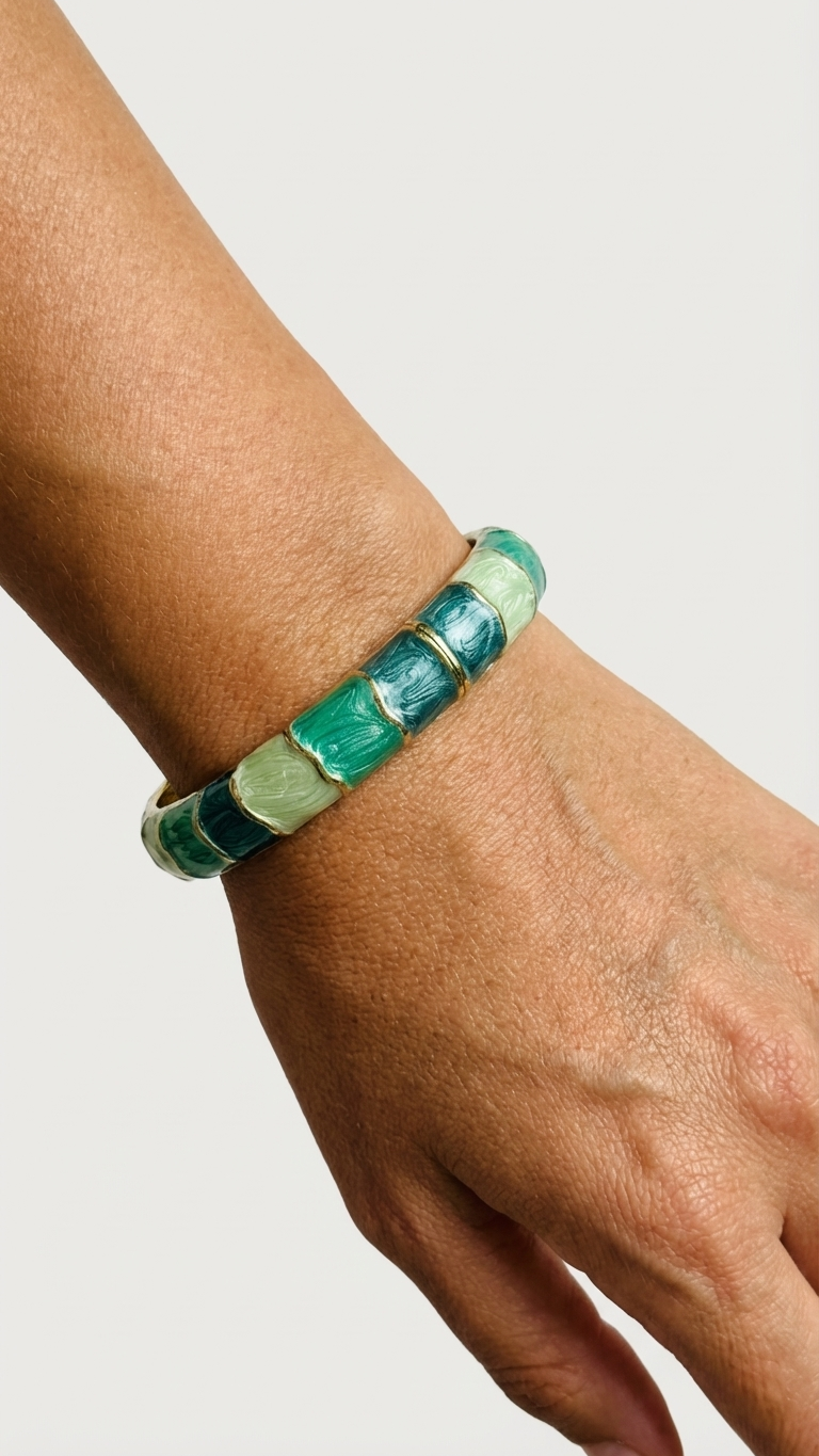 VERDURA – The Green Enamel Gold Bangle