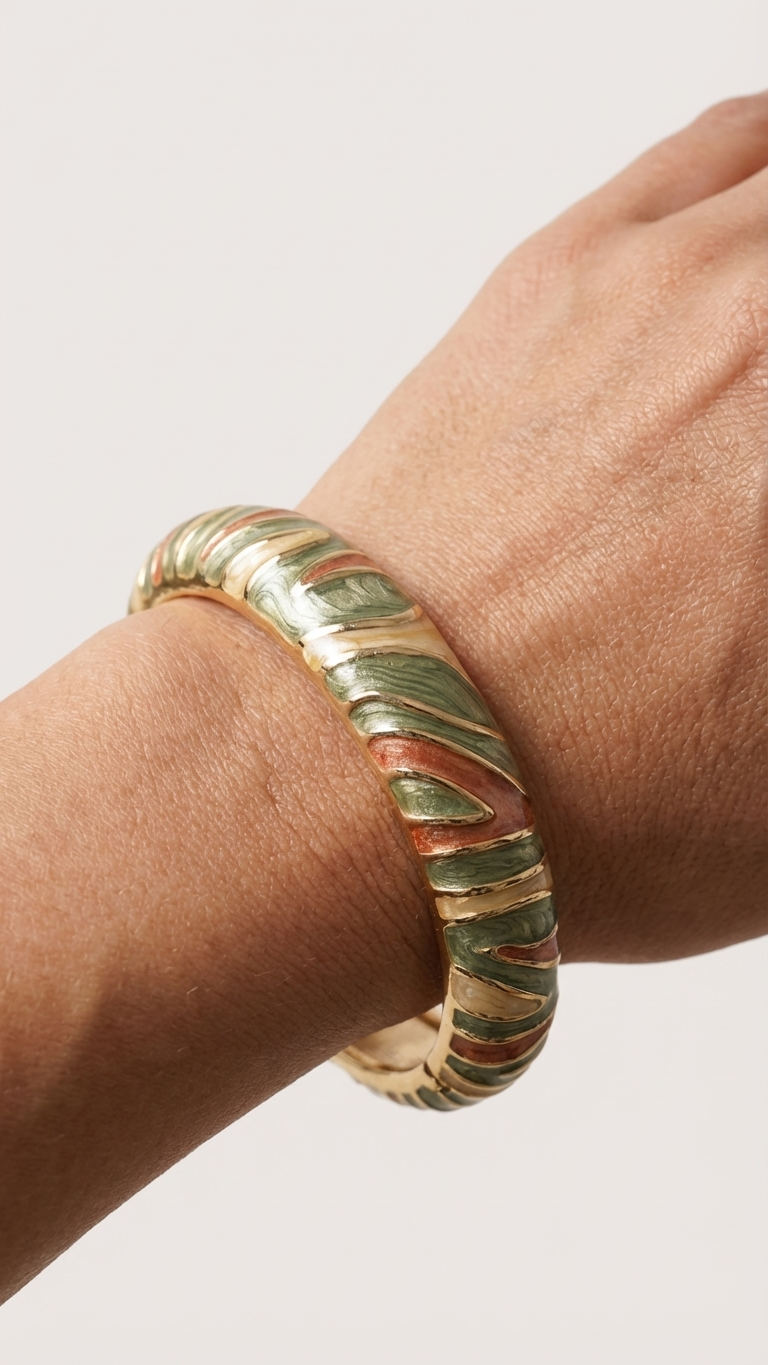 TERRALUX – The Earth-Tone Enamel Gold Bangle