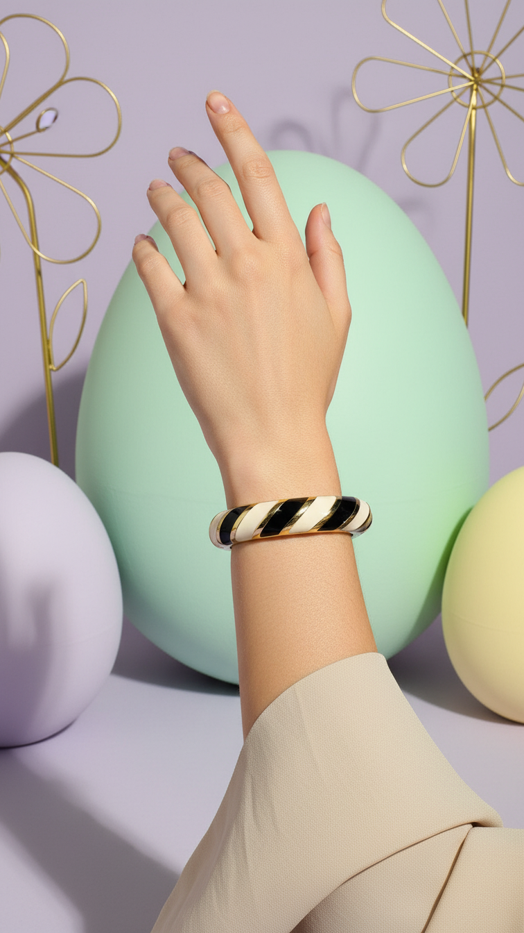 MONARQUE – The Black & White Enamel Gold Bangle