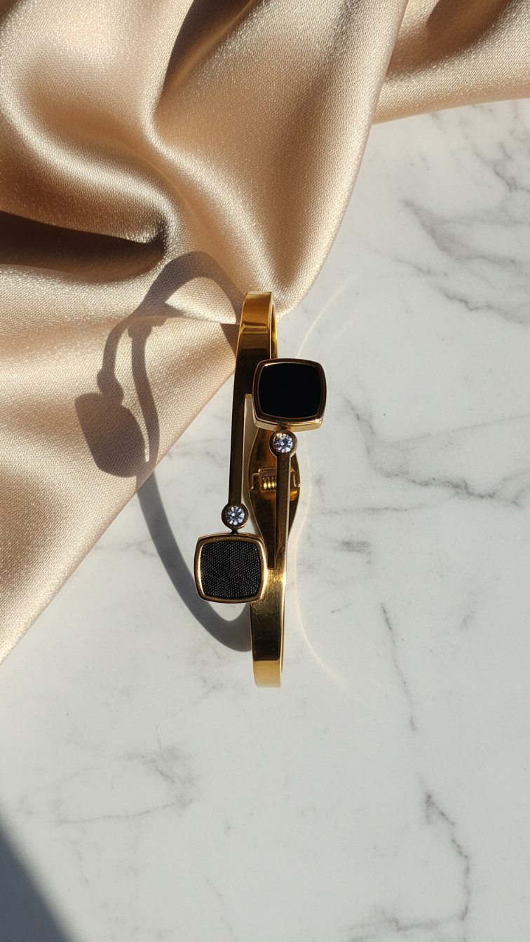 NOIRIX – The Black Enamel Luxe Bracelet