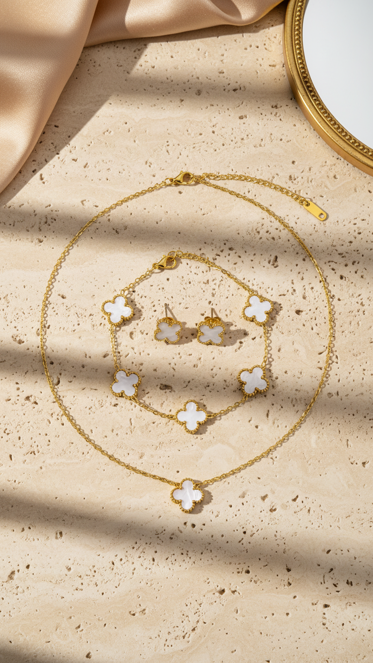 Aurelia – White Clover Charm Set