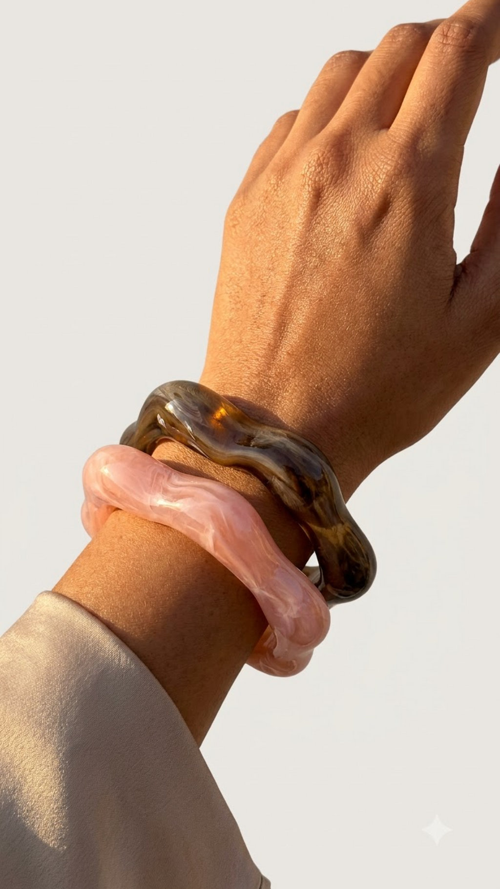 Elaris – Rose & Smoke Resin Wave Cuff