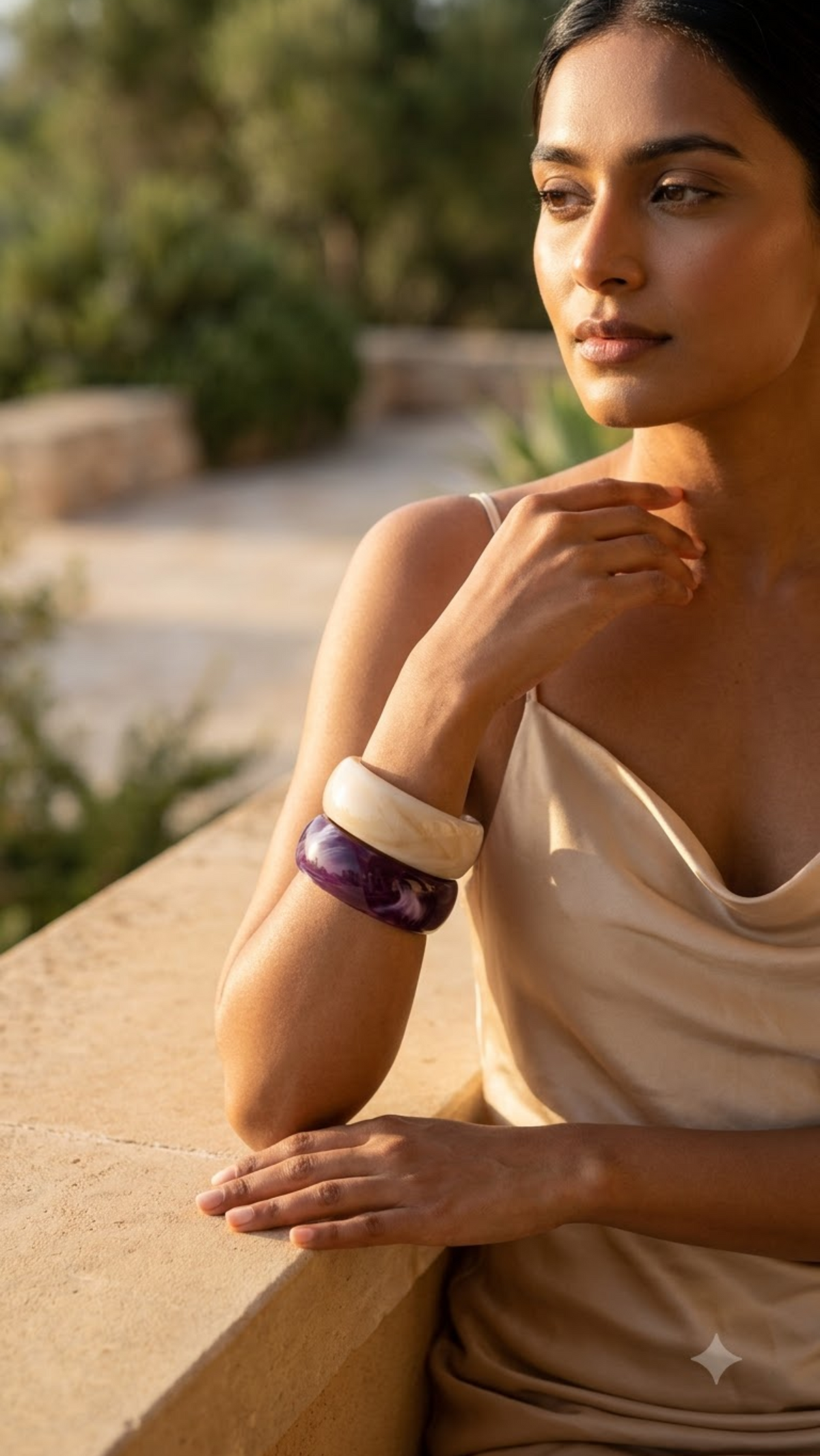 SERENYA – The Marble Muse Resin Cuff